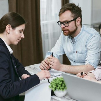 Discussion en réunion professionnelle

