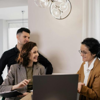Collaboration autour d'un ordinateur

